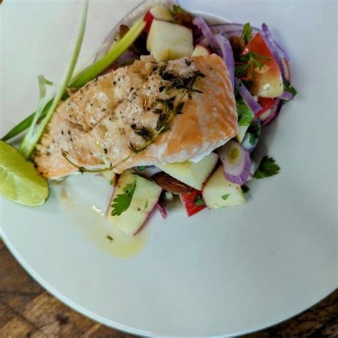 How does Cider Salmon Salad fit into your Daily Goals - calories, carbs, nutrition