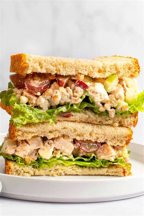 How does Cilantro Pecan Chicken Sandwich fit into your Daily Goals - calories, carbs, nutrition