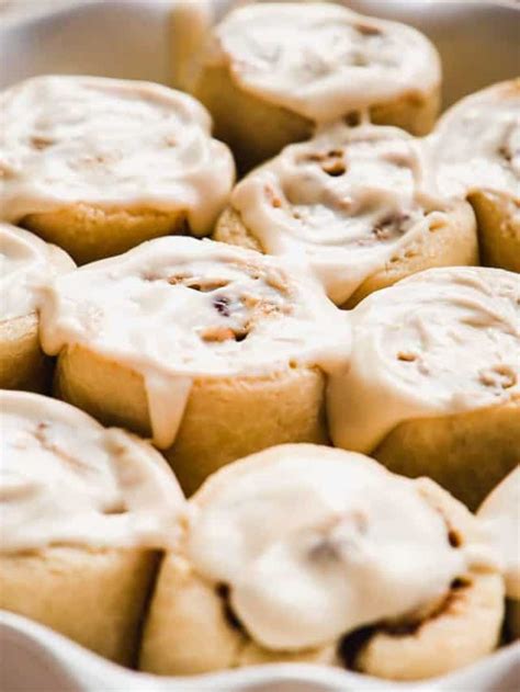 How does Cinnamon Cinnamon Rolls fit into your Daily Goals - calories, carbs, nutrition