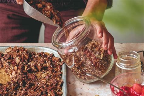 How does Cinnamon Pecan fit into your Daily Goals - calories, carbs, nutrition