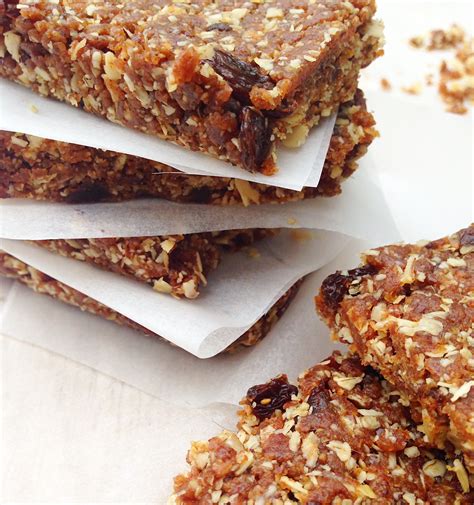 How does Cinnamon Raisin Bar fit into your Daily Goals - calories, carbs, nutrition