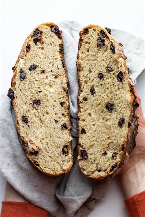 How does Cinnamon Raisin Bread fit into your Daily Goals - calories, carbs, nutrition