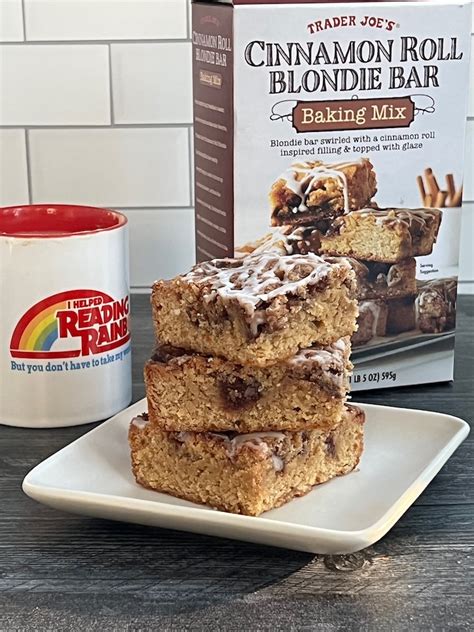 How does Cinnamon Roll Bar fit into your Daily Goals - calories, carbs, nutrition