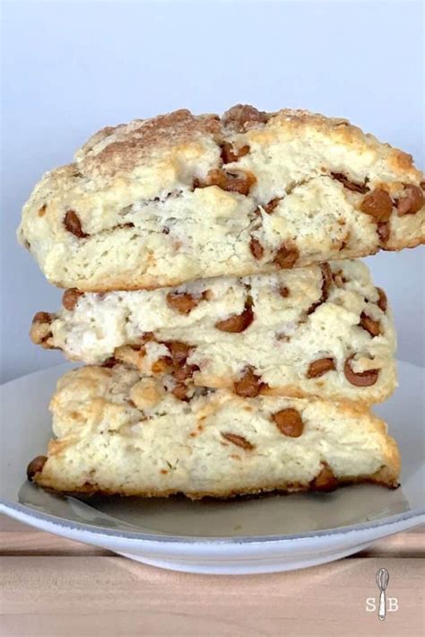 How does Cinnamon Scone fit into your Daily Goals - calories, carbs, nutrition