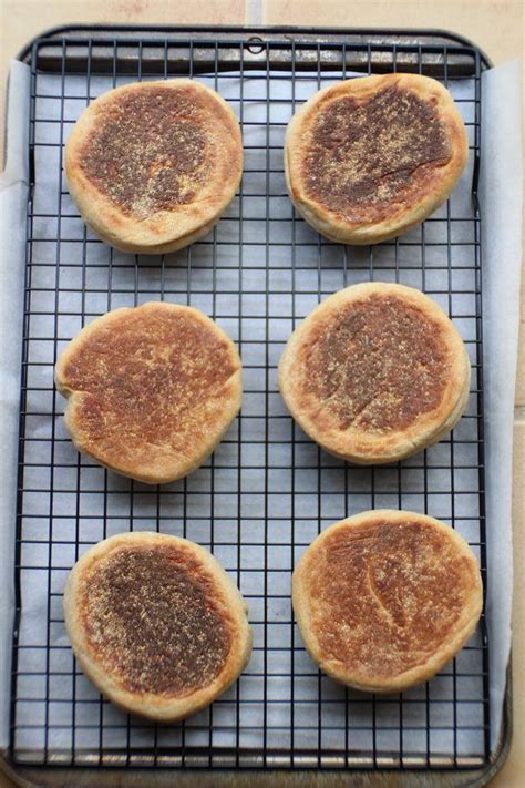 How does Cinnamon Vanilla English Muffin fit into your Daily Goals - calories, carbs, nutrition