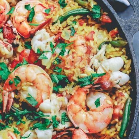 How does Cioppino Paella Turmeric fit into your Daily Goals - calories, carbs, nutrition