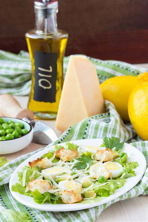 How does Citrus Ceasar Vinaigrette Dressing fit into your Daily Goals - calories, carbs, nutrition