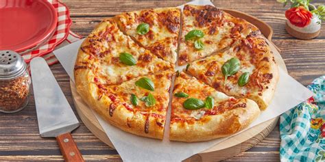 How does Classic Cheese Pizza (1) fit into your Daily Goals - calories, carbs, nutrition