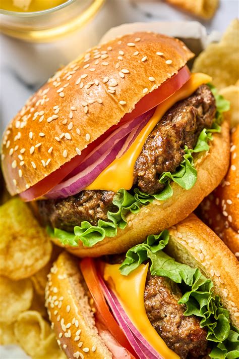 How does Classic Cheeseburger fit into your Daily Goals - calories, carbs, nutrition