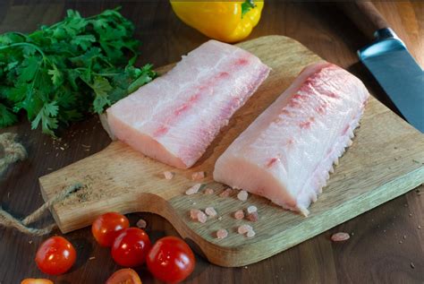 How does Cobia Fillets, Raw, 6 oz fit into your Daily Goals - calories, carbs, nutrition