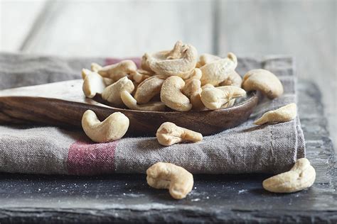 How does Coconut Cashews fit into your Daily Goals - calories, carbs, nutrition