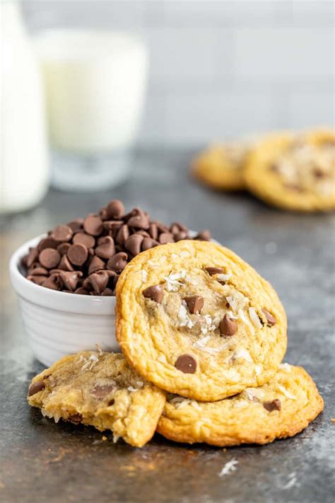 How does Coconut Chocolate Chip Cookie fit into your Daily Goals - calories, carbs, nutrition