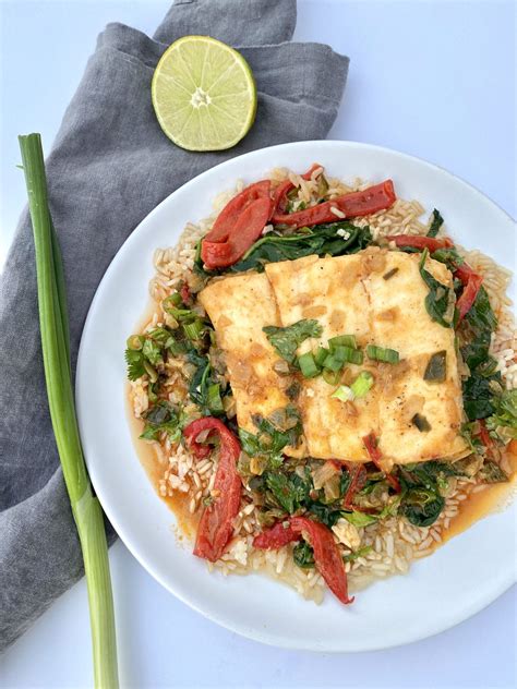 How does Coconut Curry Halibut fit into your Daily Goals - calories, carbs, nutrition