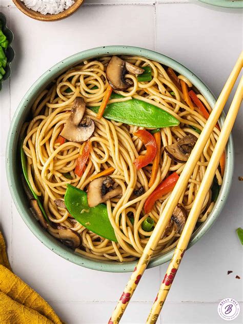 How does Combo Lo Mein fit into your Daily Goals - calories, carbs, nutrition