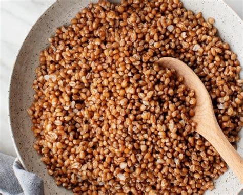 How does Cooked Wheat Berries fit into your Daily Goals - calories, carbs, nutrition