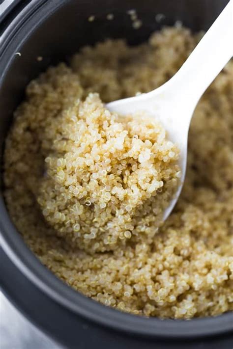 How does Cooked White Quinoa fit into your Daily Goals - calories, carbs, nutrition