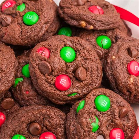 How does Cookie, Double Chocolate M&M (Bostwick) fit into your Daily Goals - calories, carbs, nutrition