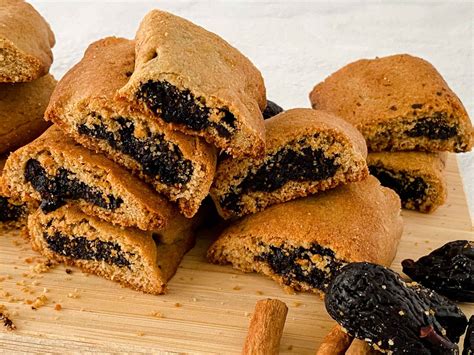 How does Cookies, fig bars fit into your Daily Goals - calories, carbs, nutrition