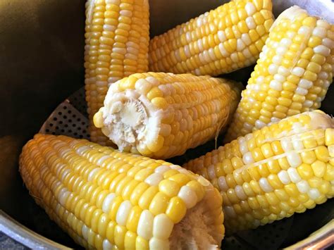 How does Corn, Steamed fit into your Daily Goals - calories, carbs, nutrition