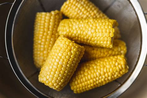 How does Corn Cob Steamed 1/2 EA fit into your Daily Goals - calories, carbs, nutrition