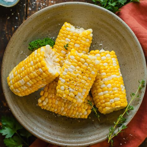 How does Corn Cob White Steamed Salt & Margarine 1 EA fit into your Daily Goals - calories, carbs, nutrition