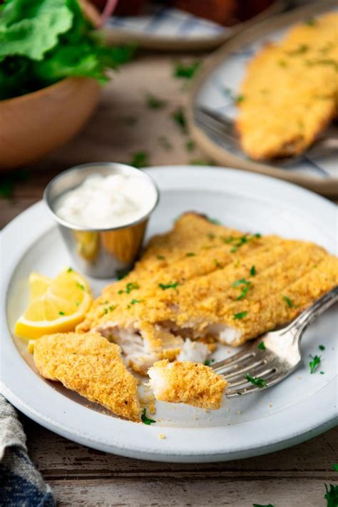 How does Cornmeal-Crusted Catfish fit into your Daily Goals - calories, carbs, nutrition