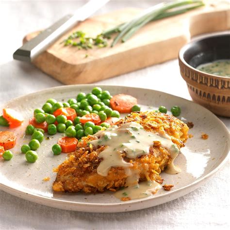 How does Country Chicken Gravy fit into your Daily Goals - calories, carbs, nutrition