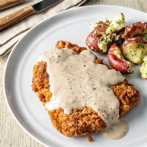 How does Country Fried Steak & Pepper Cream Gravy fit into your Daily Goals - calories, carbs, nutrition