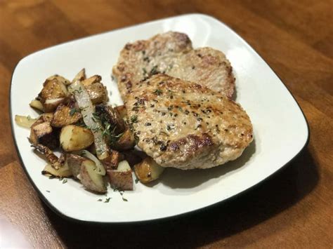 How does Country Style Pork Cutlet (835.0) fit into your Daily Goals - calories, carbs, nutrition