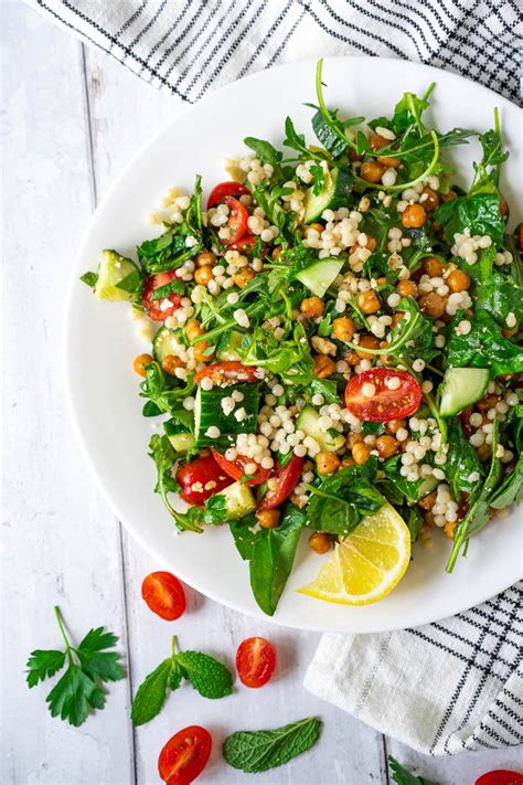 How does Couscous Salad Plate fit into your Daily Goals - calories, carbs, nutrition