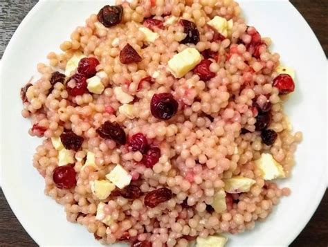 How does Couscous with Apple, Cranberry & Walnut fit into your Daily Goals - calories, carbs, nutrition