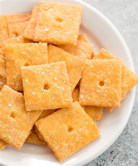 How does Crackers Cheese fit into your Daily Goals - calories, carbs, nutrition