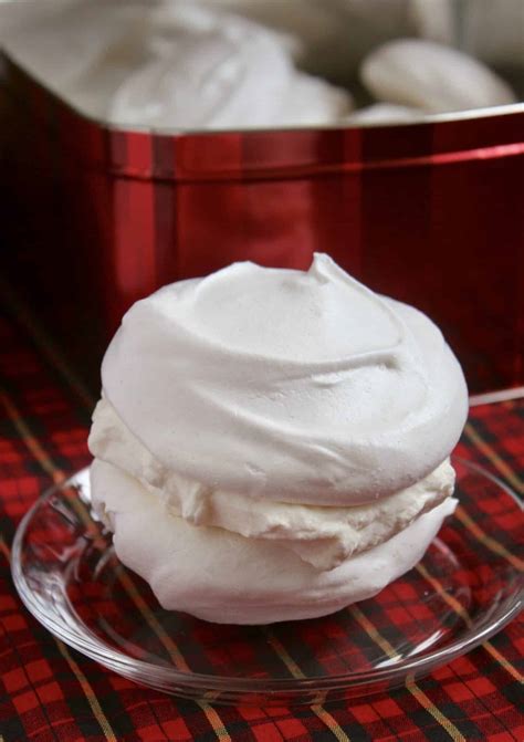 How does Cream Meringues fit into your Daily Goals - calories, carbs, nutrition