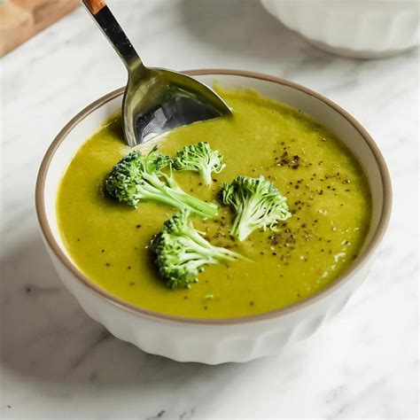 How does Cream of Fresh Broccoli Soup fit into your Daily Goals - calories, carbs, nutrition