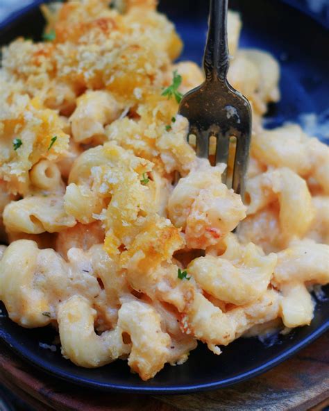 How does Creamy Crab Mac & Cheese fit into your Daily Goals - calories, carbs, nutrition