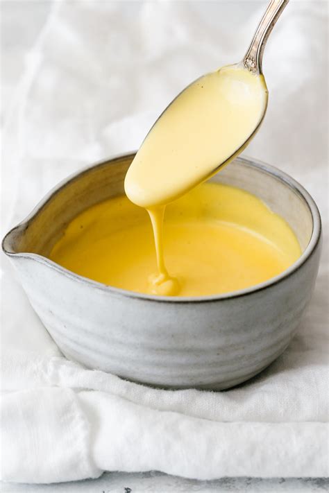 How does Creamy Hollandaise Sauce fit into your Daily Goals - calories, carbs, nutrition