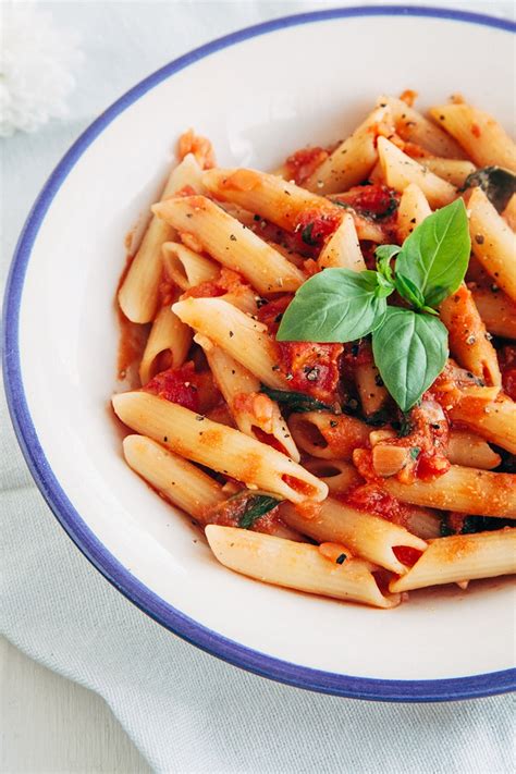 How does Creamy Tomato Basil Penne fit into your Daily Goals - calories, carbs, nutrition