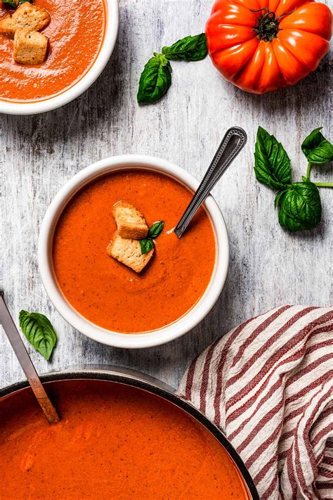 How does Creamy Tomato Bisque 8 oz fit into your Daily Goals - calories, carbs, nutrition