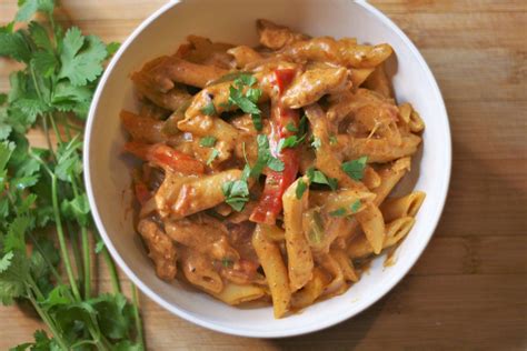 How does Creamy chicken fajita pasta fit into your Daily Goals - calories, carbs, nutrition