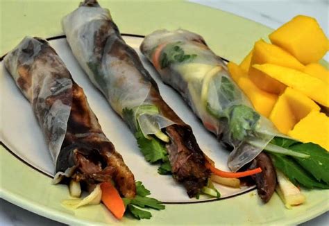 How does Crispy Duck Spring Rolls fit into your Daily Goals - calories, carbs, nutrition