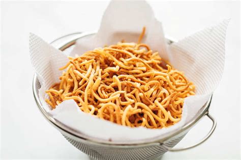 How does Crispy Fried Noodles fit into your Daily Goals - calories, carbs, nutrition