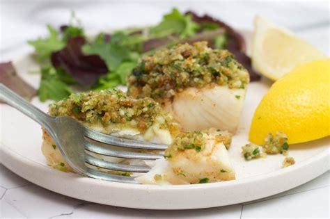 How does Crispy Haddock Fillet with a Herb Crust and Served with Saut?ed Potatoes fit into your Daily Goals - calories, carbs, nutrition