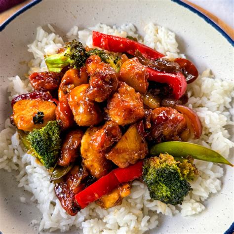 How does Crispy Orange Chicken Stir Fry fit into your Daily Goals - calories, carbs, nutrition