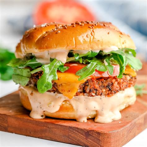 How does Crispy Patty with White Bun fit into your Daily Goals - calories, carbs, nutrition