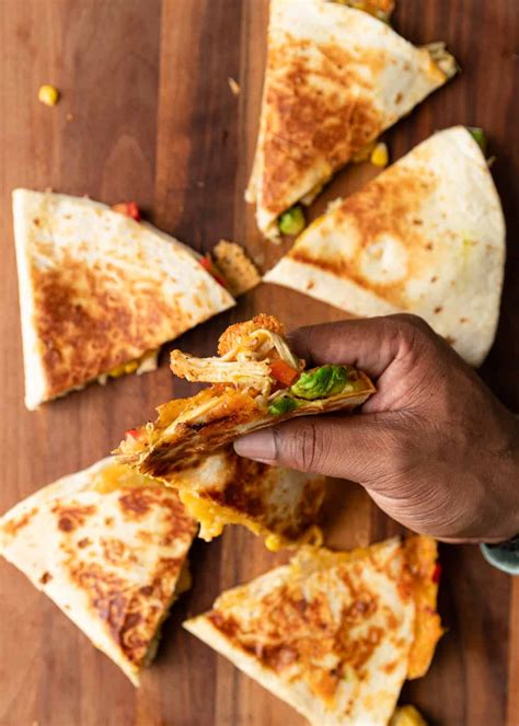 How does Crispy Quesadilla Crunch fit into your Daily Goals - calories, carbs, nutrition