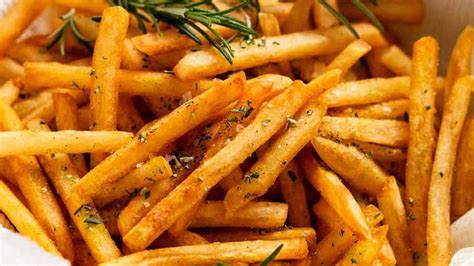 How does Crispy Shoestring French Fries (Large) fit into your Daily Goals - calories, carbs, nutrition