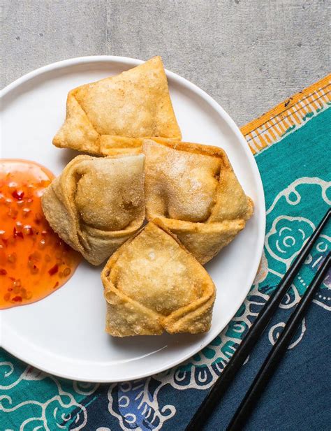 How does Crispy Wontons (10820.0) fit into your Daily Goals - calories, carbs, nutrition