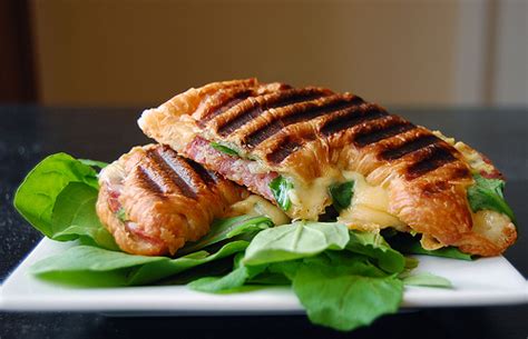 How does Croissant Panini fit into your Daily Goals - calories, carbs, nutrition