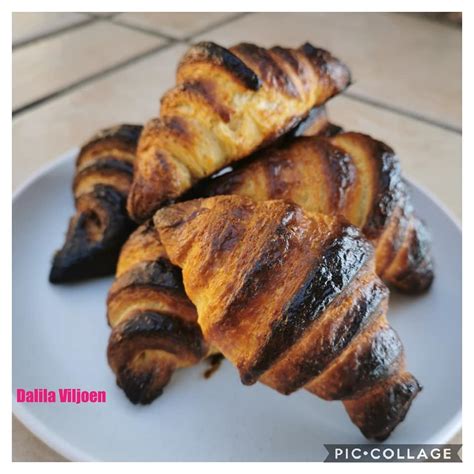 How does Croissant Schoko fit into your Daily Goals - calories, carbs, nutrition