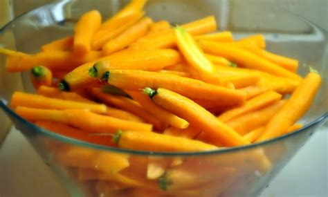 How does Crunchy Carrot & Pepper Salad fit into your Daily Goals - calories, carbs, nutrition